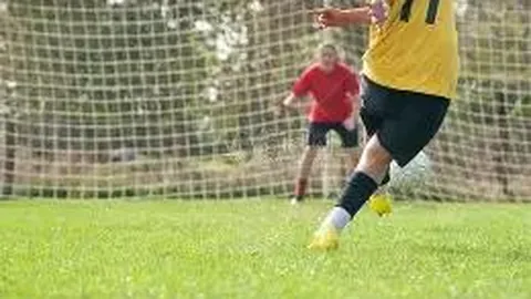 林更新与盖玥希亲密互动，疑似恋情曝光